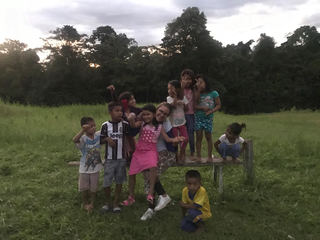niños y niñas de la comunidad Yarina en Pacaya Samiria.