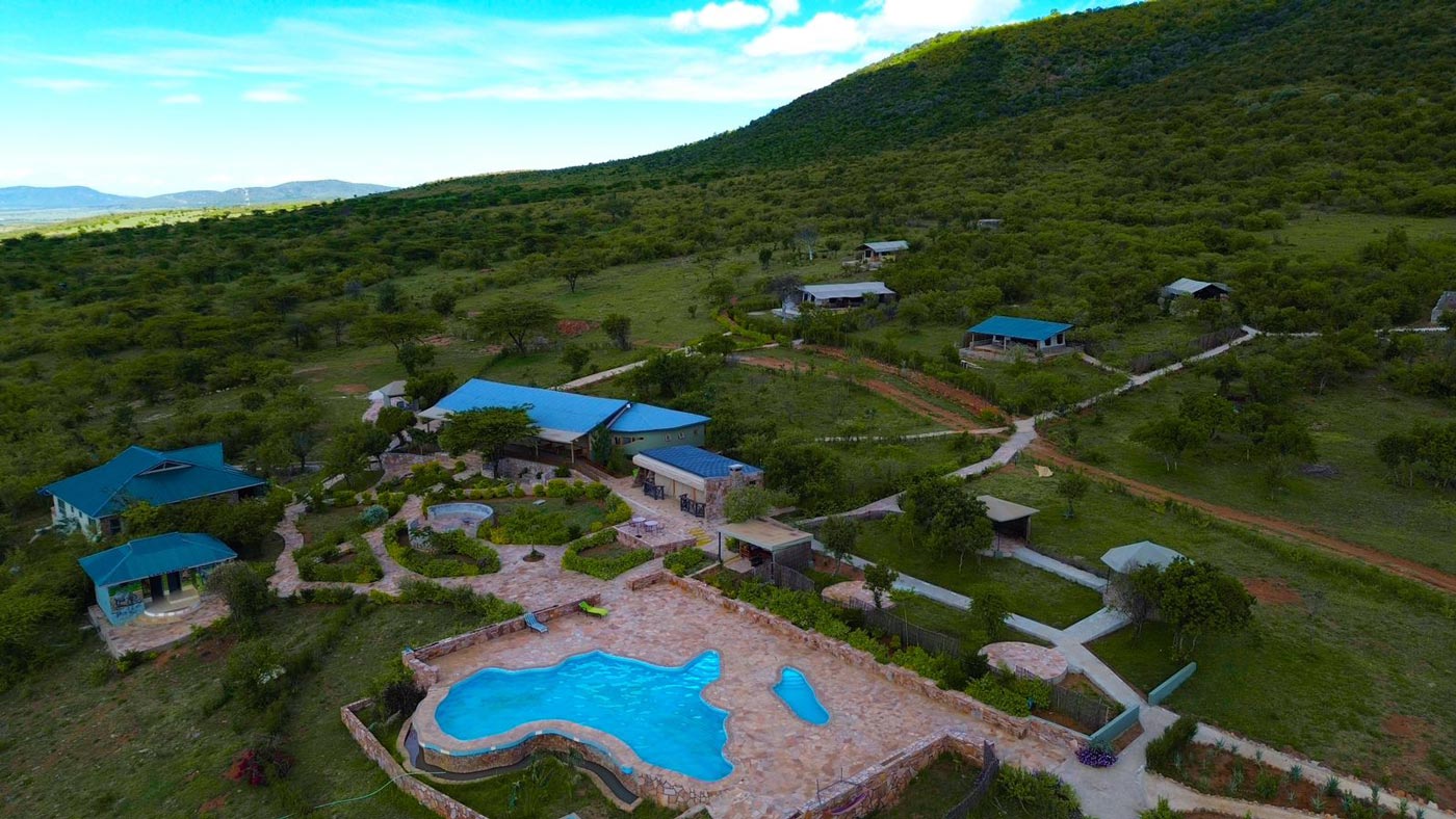 Piscina alojamiento safari Kenia