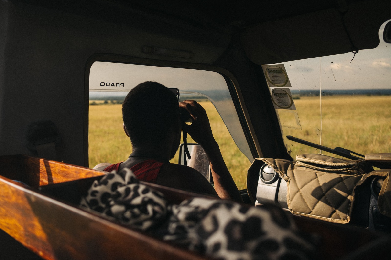 durante tu safari barato kenia tendrás siempre guías masáis.