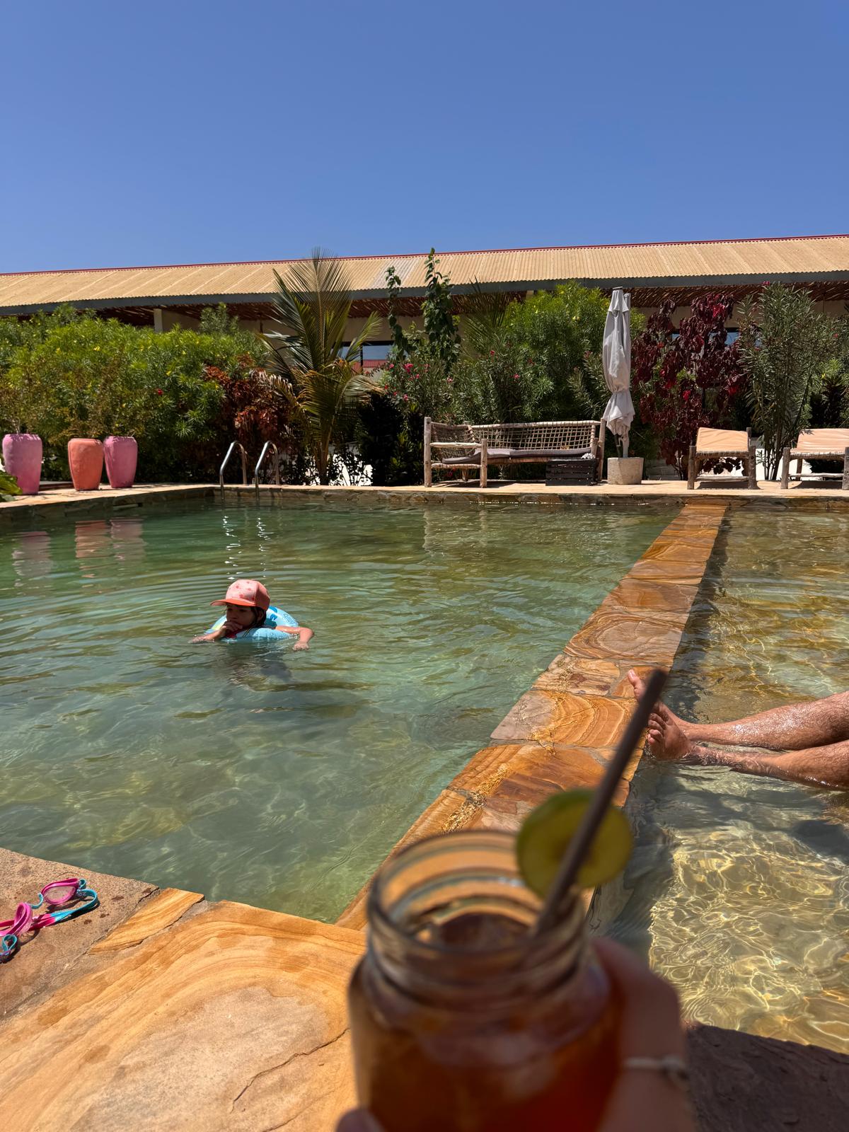 Piscina del hotel Blooming Zanzibar